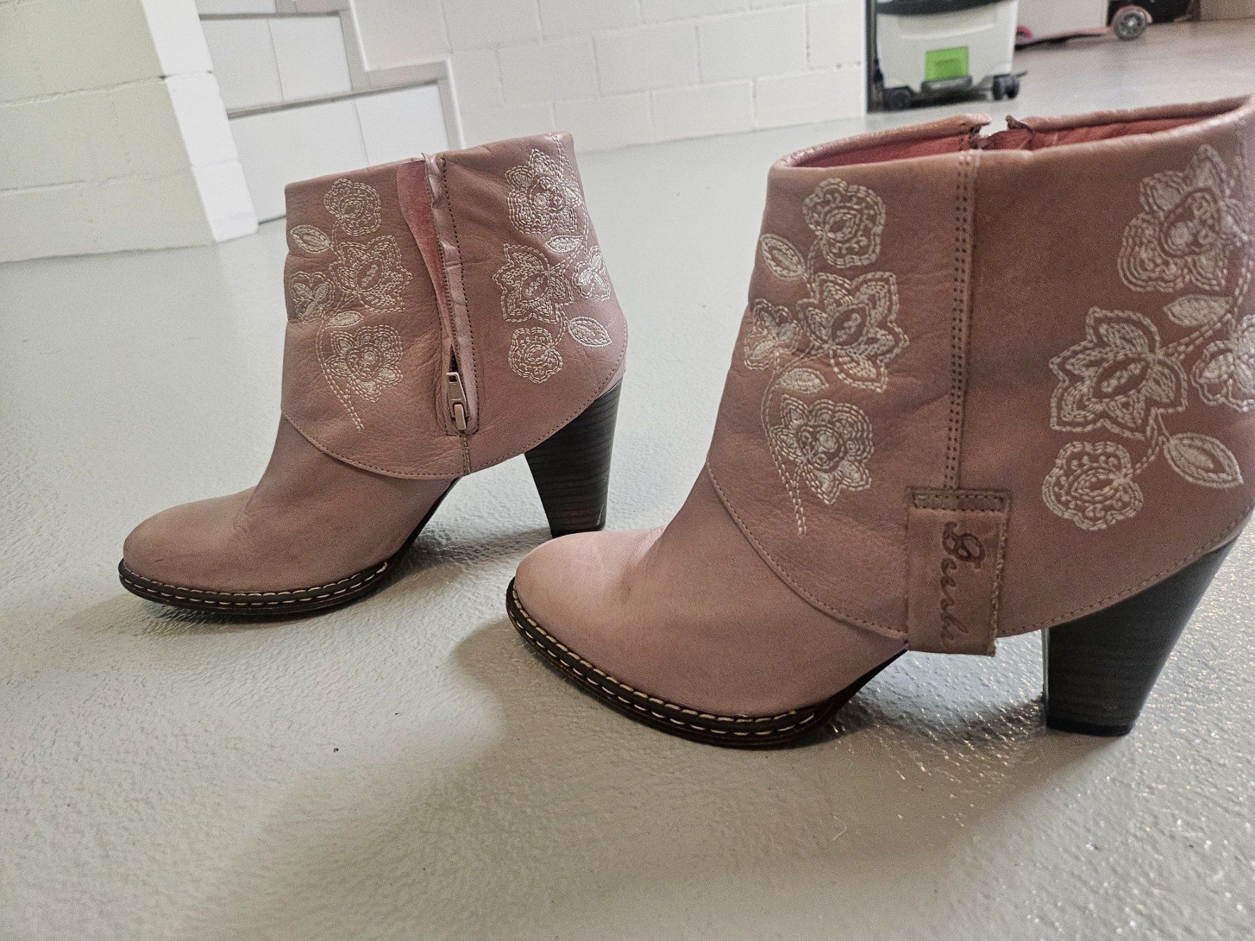 Scarpe da donna: Leder Stiefel 39 – Usato da Kefikon TG venduto da Livline 1