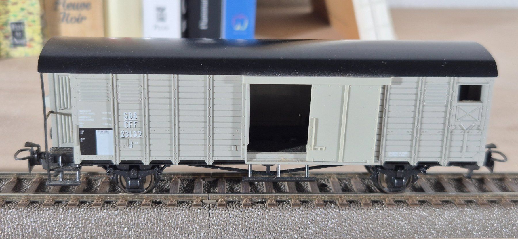 Märklin Modelleisenbahnen: MÄRKLIN 4786.3 : SBB-CFF, J3   23102  - H0 AC – Gebraucht aus St-Léonard von thipif 1