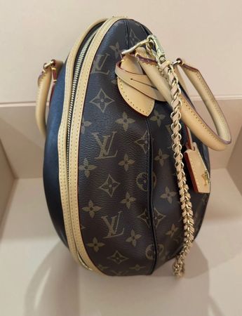 Rarität - LOUIS VUITTON Egg Monogram Canvas Soft Tasche,30cm