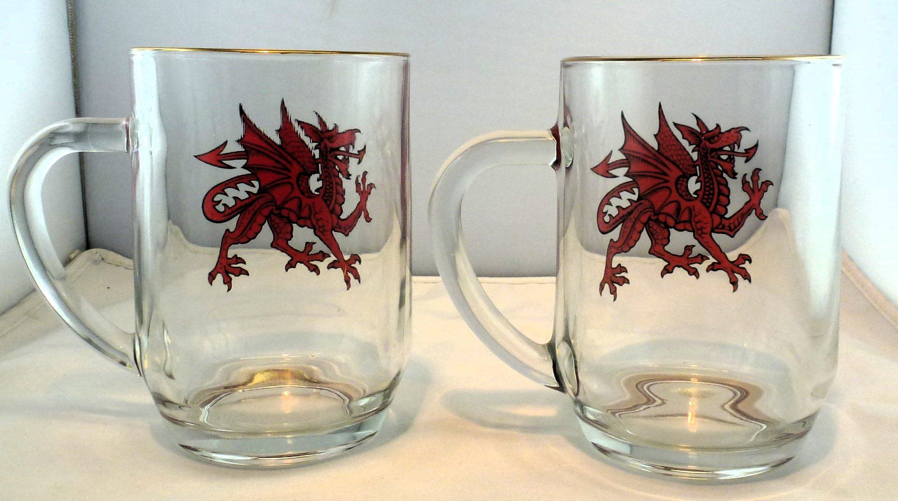 Bicchieri: Gläser (mit "Wales Drachen") – Nuovo (secondo la descrizione) da Murgenthal venduto da B.StM 4