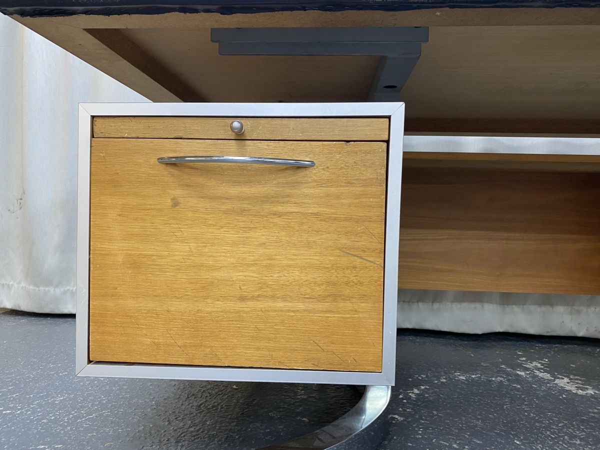 Bureaux: Schreibtisch  – D'occasion à Hägglingen par Karin0802 4