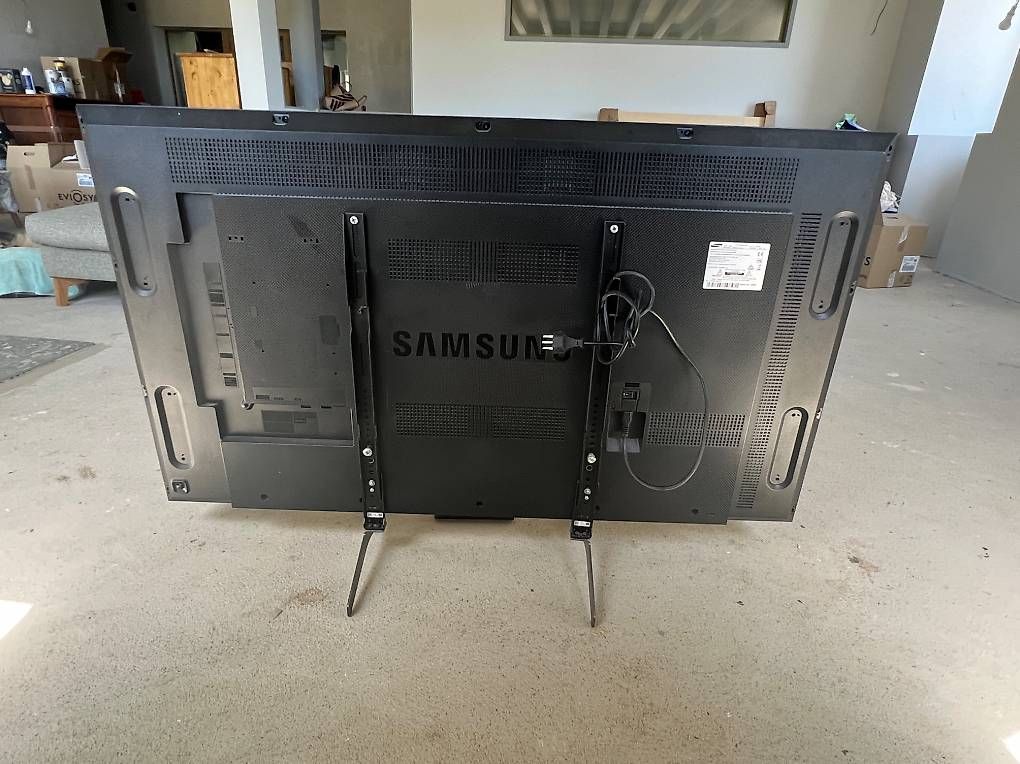 Samsung Appareils TV: TV Samsung 55 pouces – D'occasion à Monts-de-Corsier par gta_7kkn 1