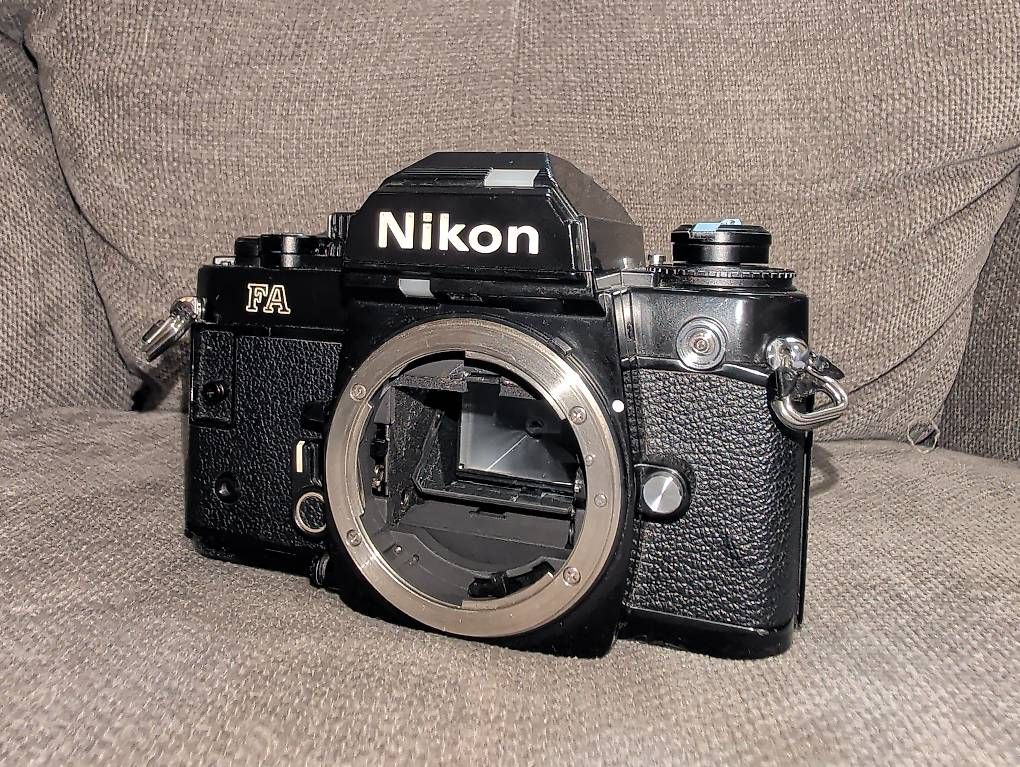 Nikon Kamera: Nikon FA noir bon état – Gebraucht aus Collombey von dan_kf9j