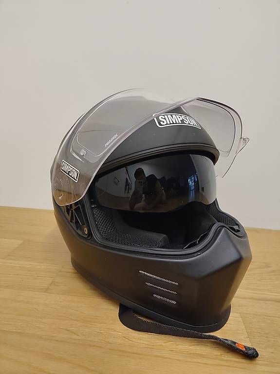 Casques & visières: Simpson Venom Helm – D'occasion à Staufen par peter2691