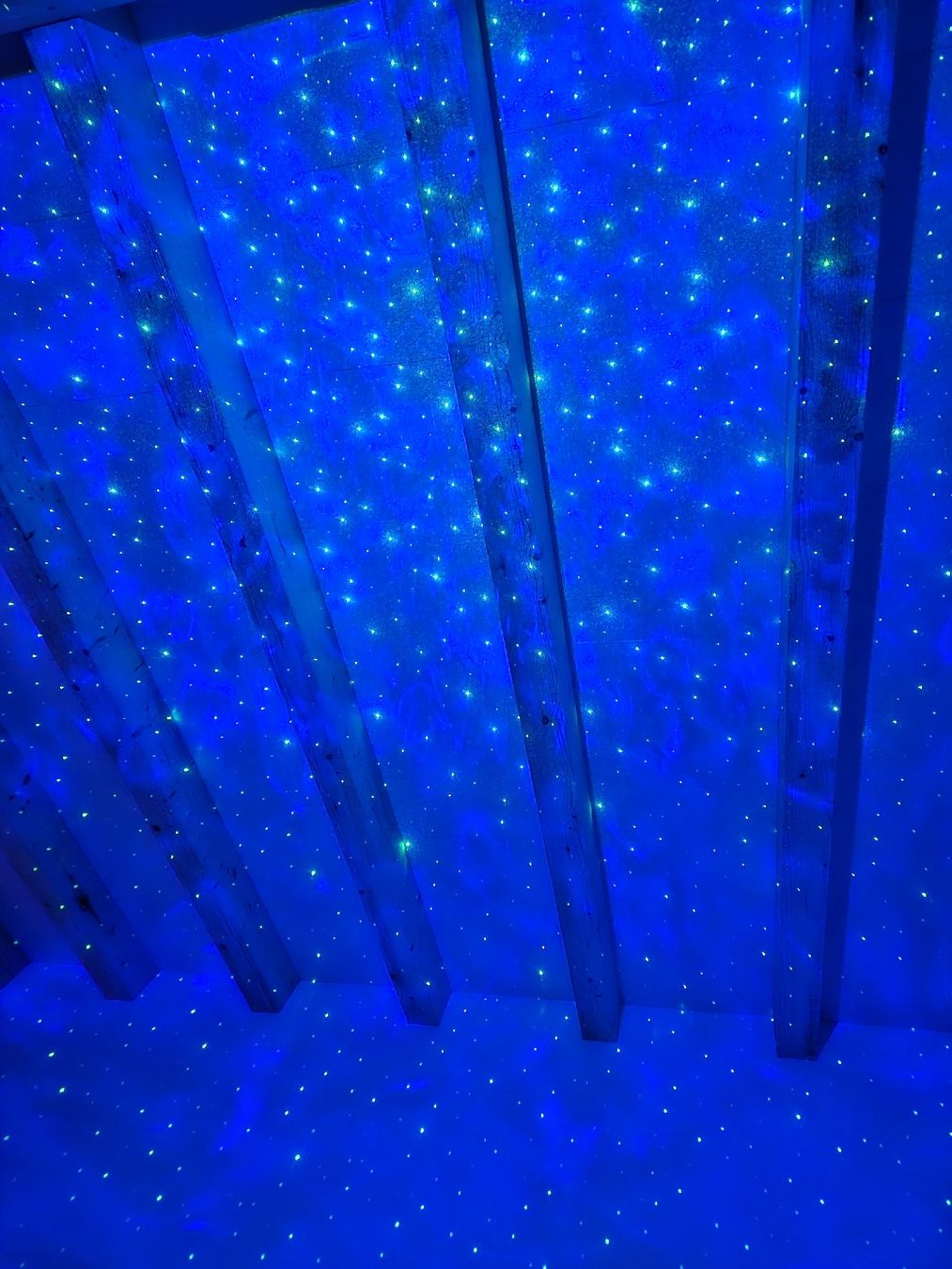 Videoprojektoren: Sternenhimmel Projektor mit Bluetooth Lautsprecher ✨ – Gebraucht aus Anwil von tamoos