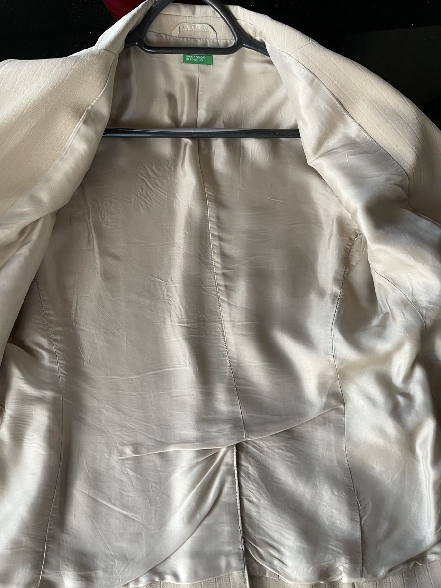 Benetton Giacche: Schicker kurzer Blazer Grösse 36 von Benetton – Usato da Rütihof venduto da Biene16 3