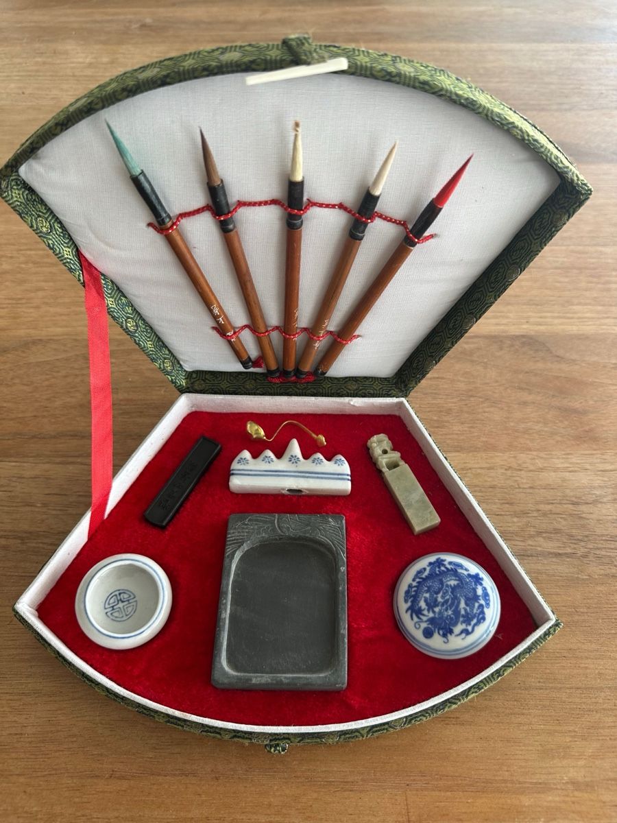 Stifte & Marker: Calligraphy Set with Brushes and Inkstone – Neu (gemäss Beschreibung) aus Jonen von chrispluess