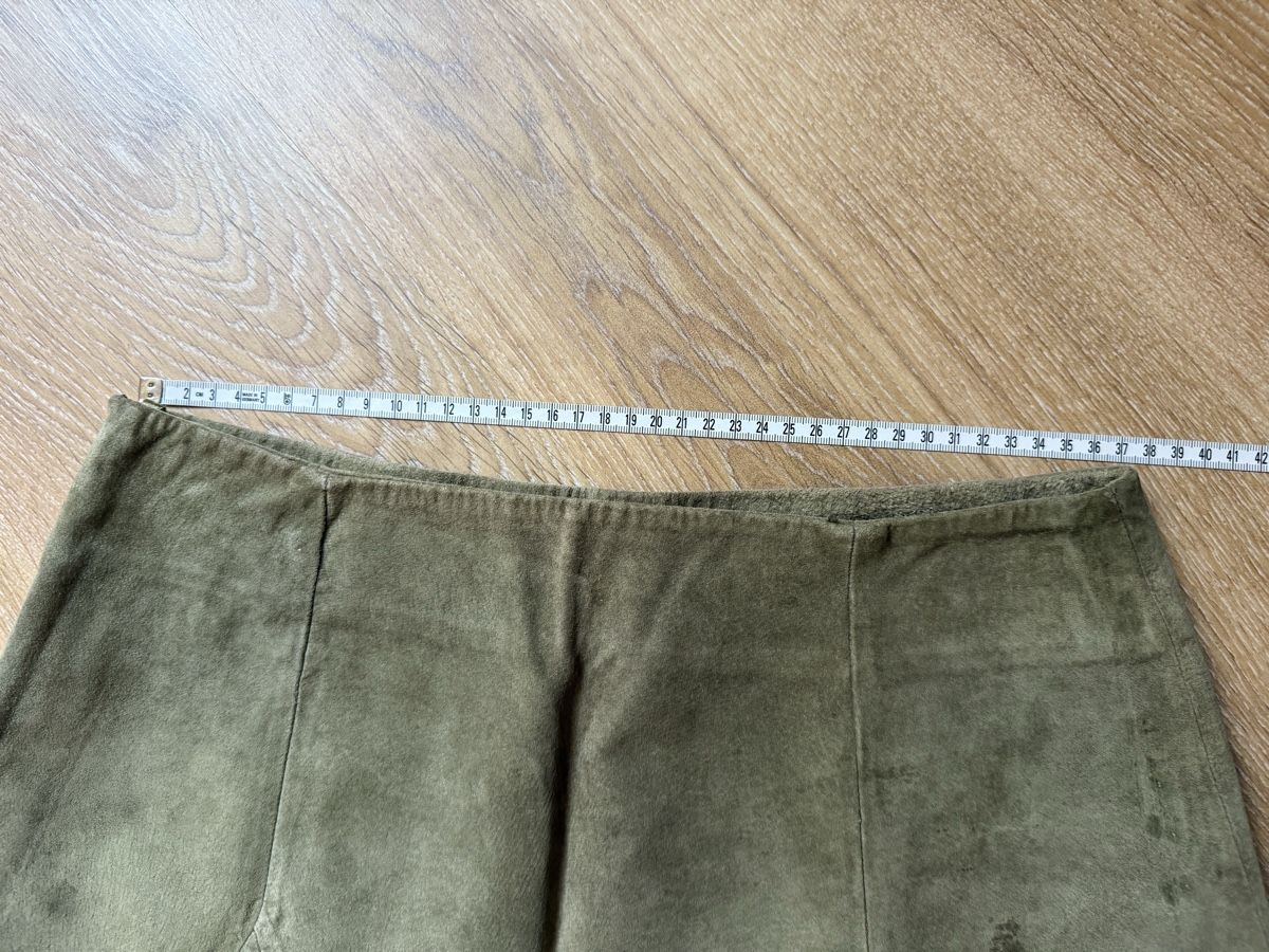 Kookai Gonne: Mini-jupe cuir velours daim vert kaki Kookai, t.40 – Usato da Tavannes venduto da Thriftshop 3