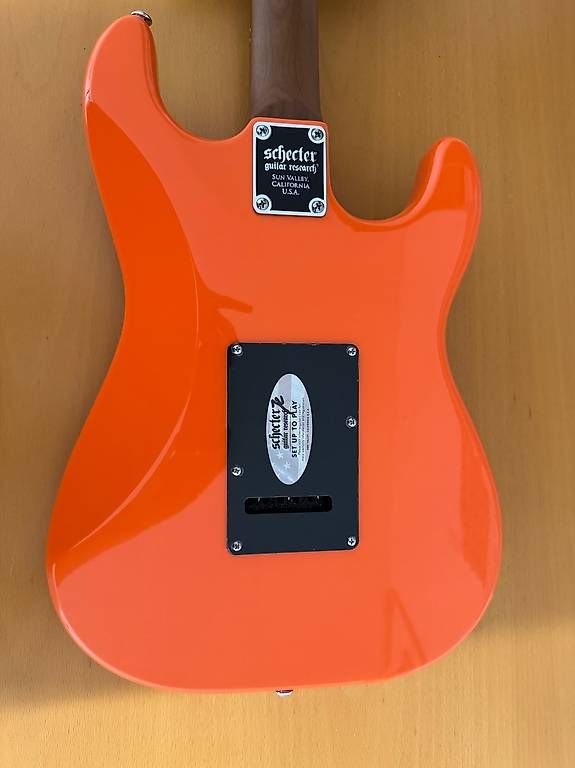 Strumenti musicali: Schecter Nick Johnston Traditional HSS Lefthand – Usato da Henggart venduto da M.Hottiger 4