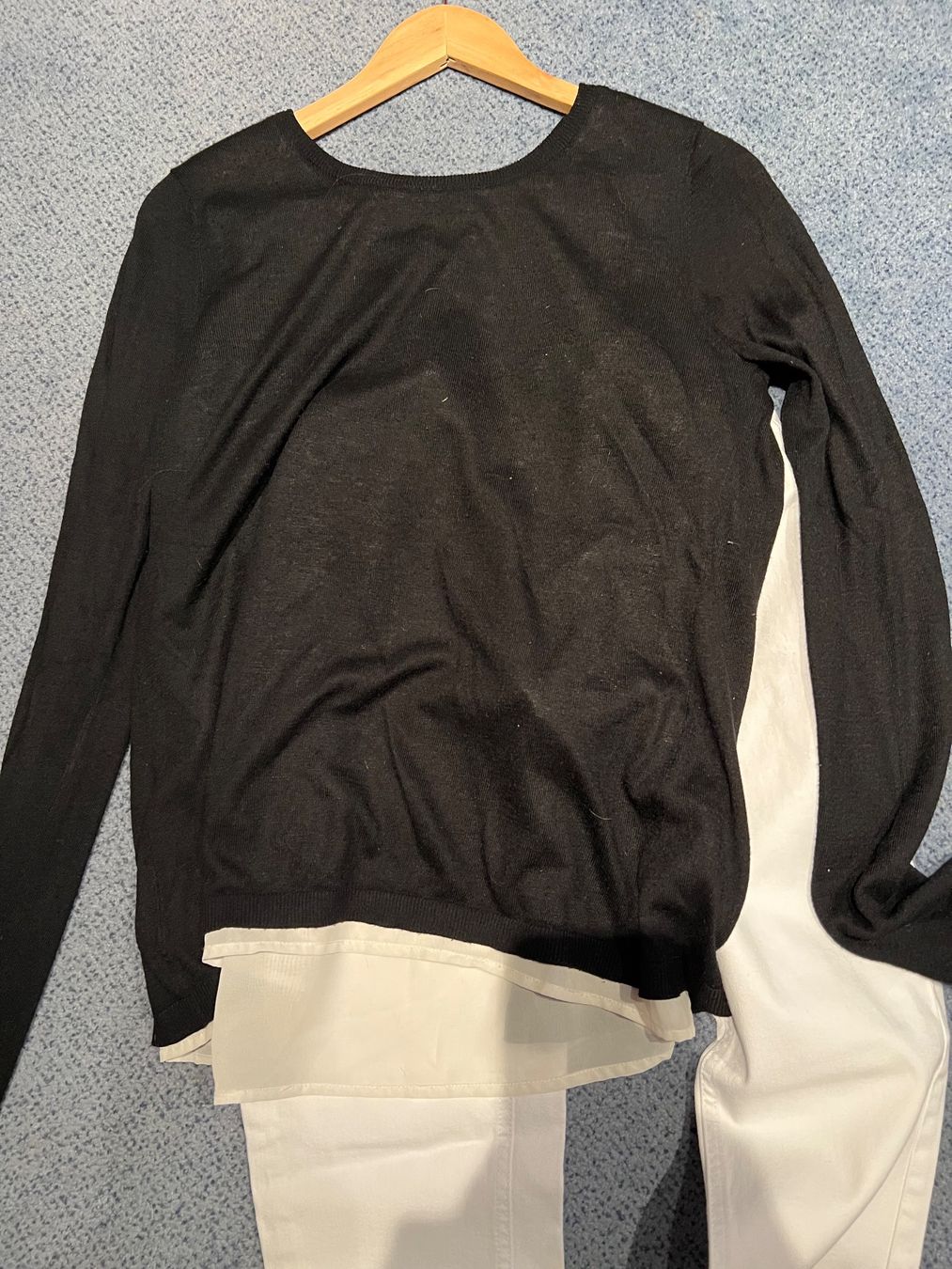 H&M Pullover & Sweatshirts: Damen Pullover schwarz weiss Grösse S – Gebraucht aus Ruggell von Malbuntiger01 1