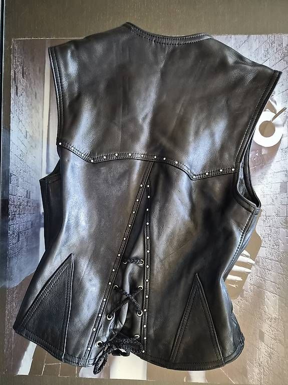 Gilets & Westen: Gilets cuir  – Gebraucht aus Belmont-Lausanne von mastercheck