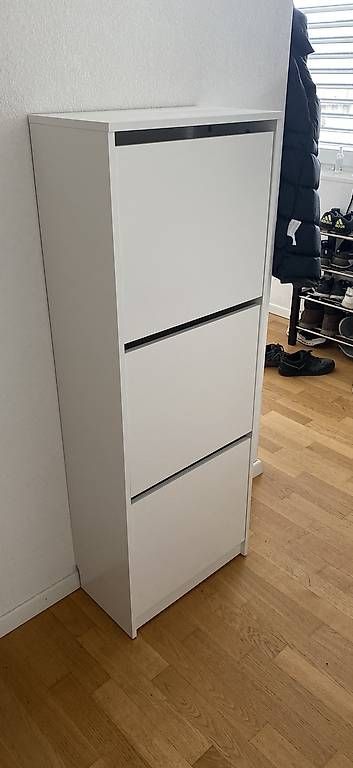 Autoribaltabili: Schuhregal – Usato da Aarau venduto da Dario_14 1