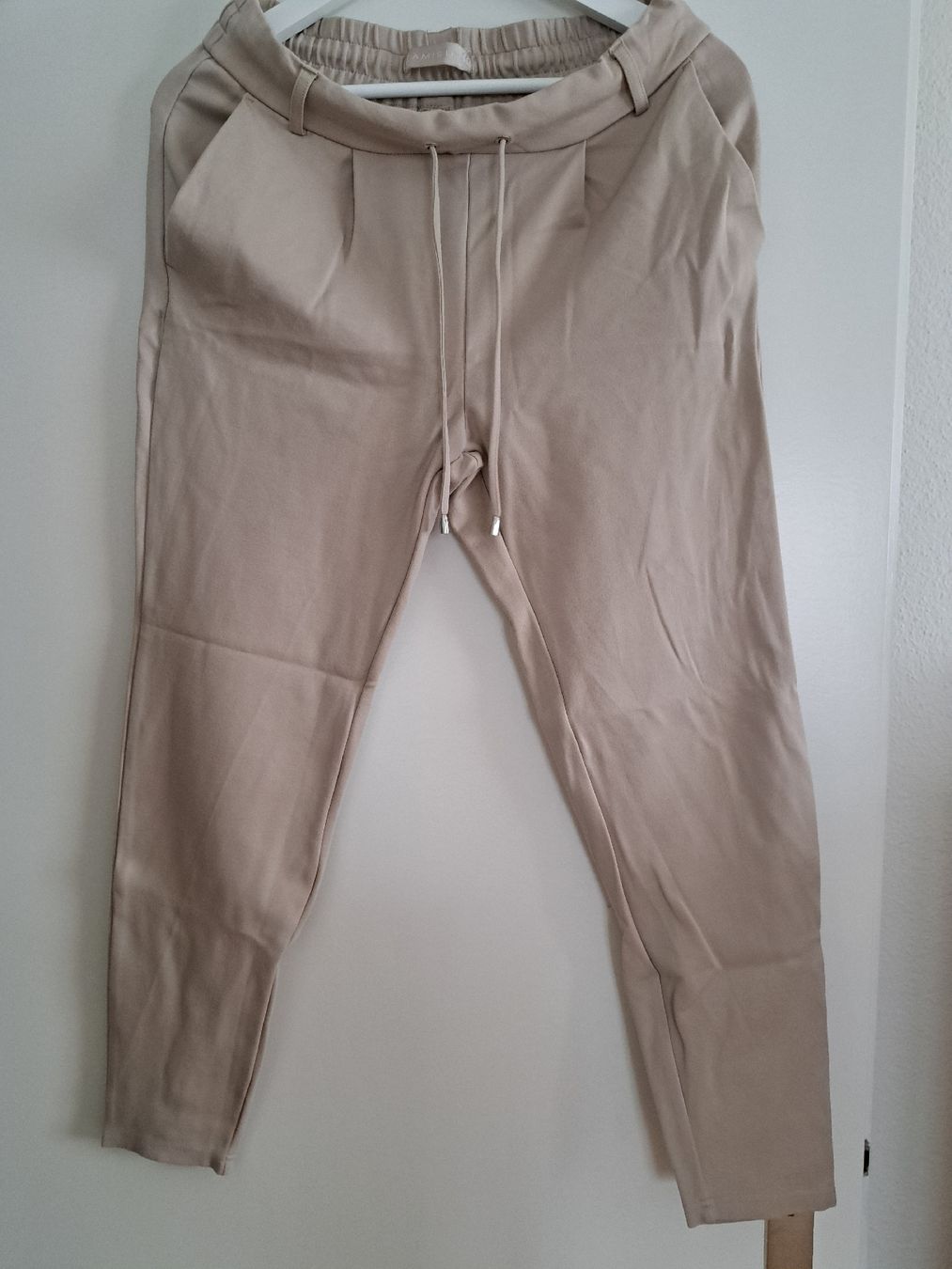 Pantaloni: Hose AMISU Gr.36 beige – Usato da Bellach venduto da TORA4