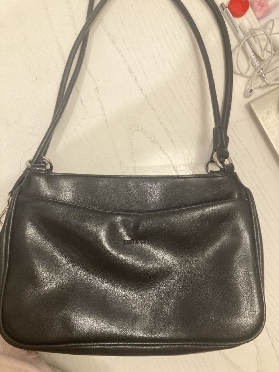 Borse: Black Handbag with Shoulder Strap – Usato da Zürich venduto da sele_x
