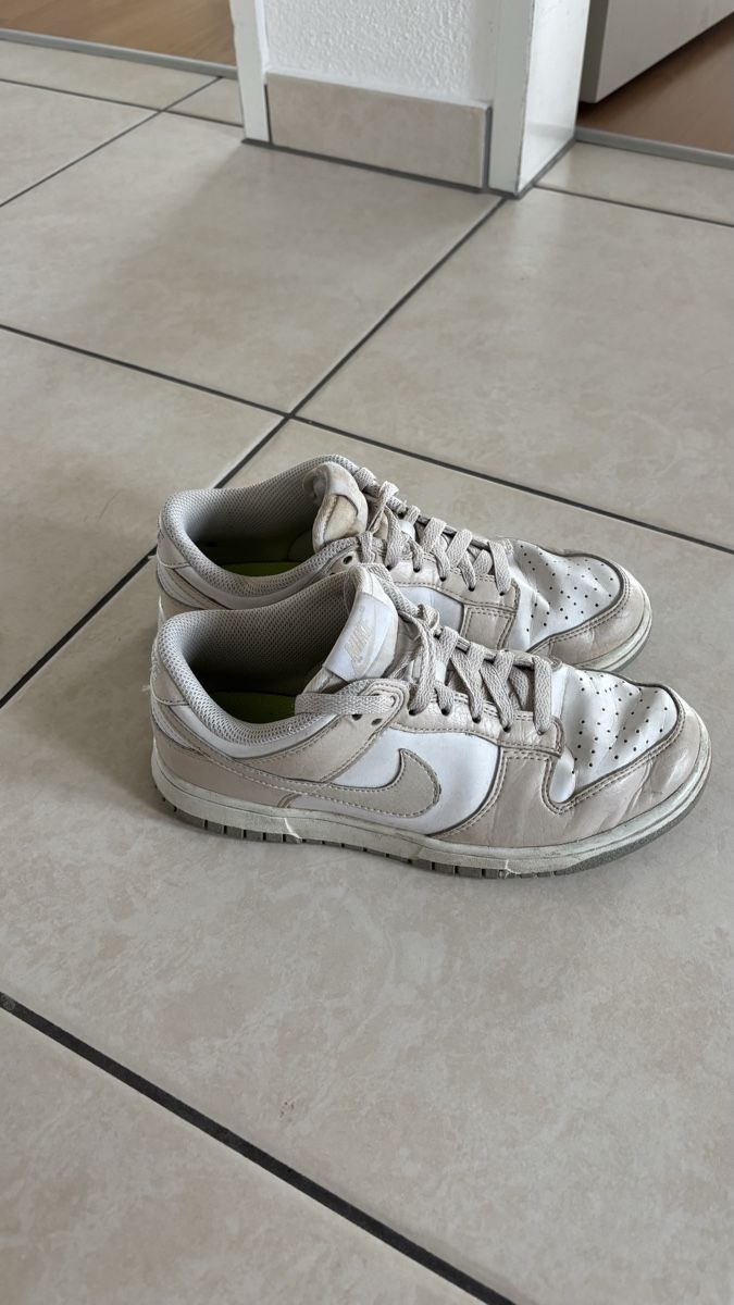 Nike Scarpe da uomo: Nike Dunk Low Sneakers, Gr. 37.5 – Usato da Gunzwil venduto da mel_gd8m