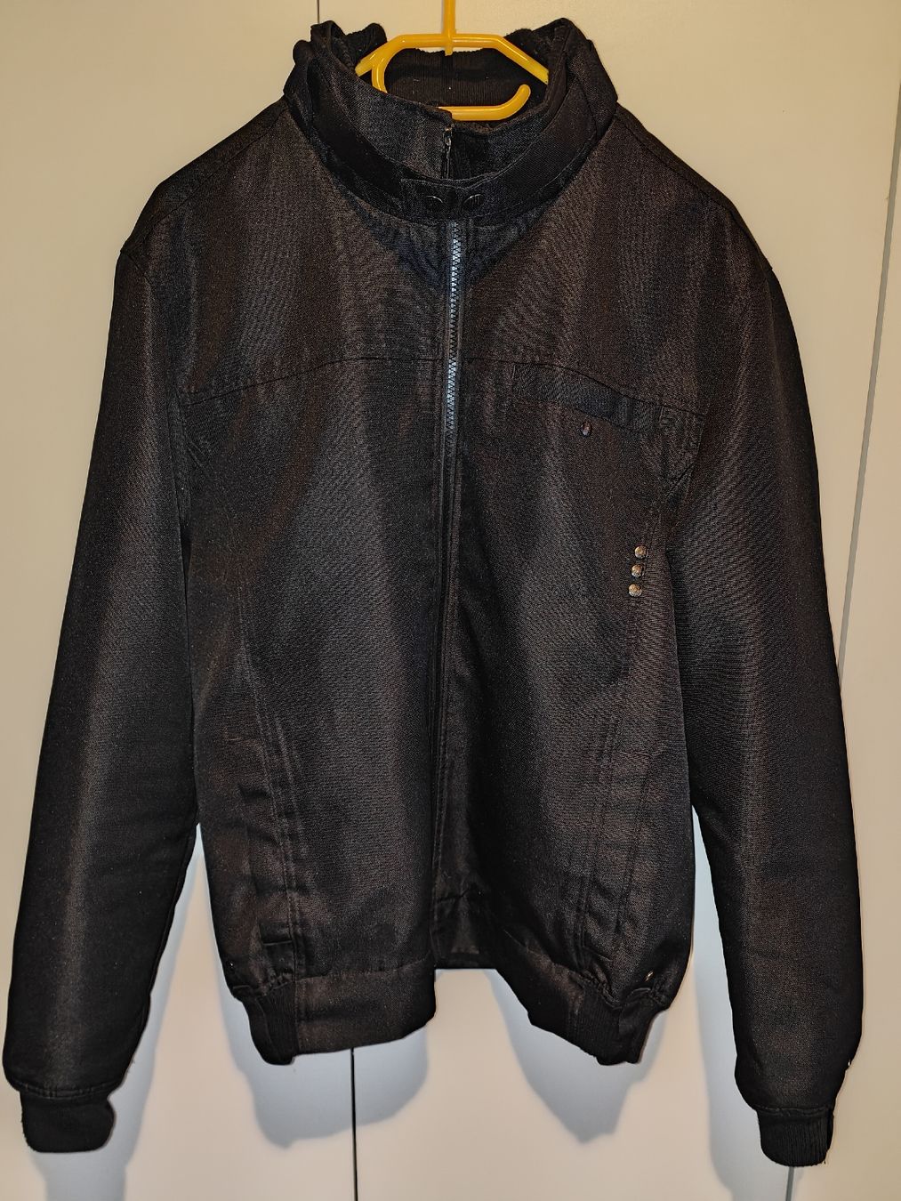 Giacche: Clockhouse Jacke Grösse L Schwarz – Usato da Rothrist venduto da SiddharthaMoon