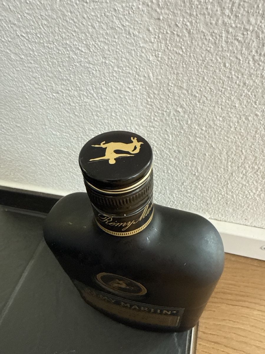 Rémy Martin Bevande alcoliche: Remy Martin VSOP Cognac – Nuovo e nell'imballaggio originale da Neuhausen venduto da DELY 1