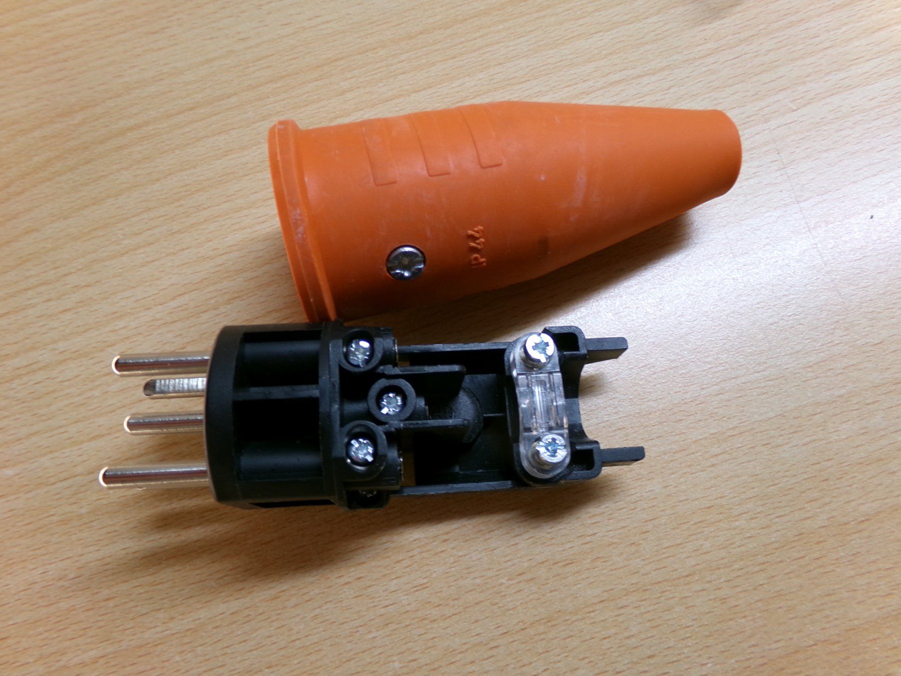 Stecker: Stecker Typ15 – Gebraucht aus Hombrechtikon von Maloev17 2