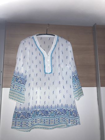 Schöne Sommerbluse