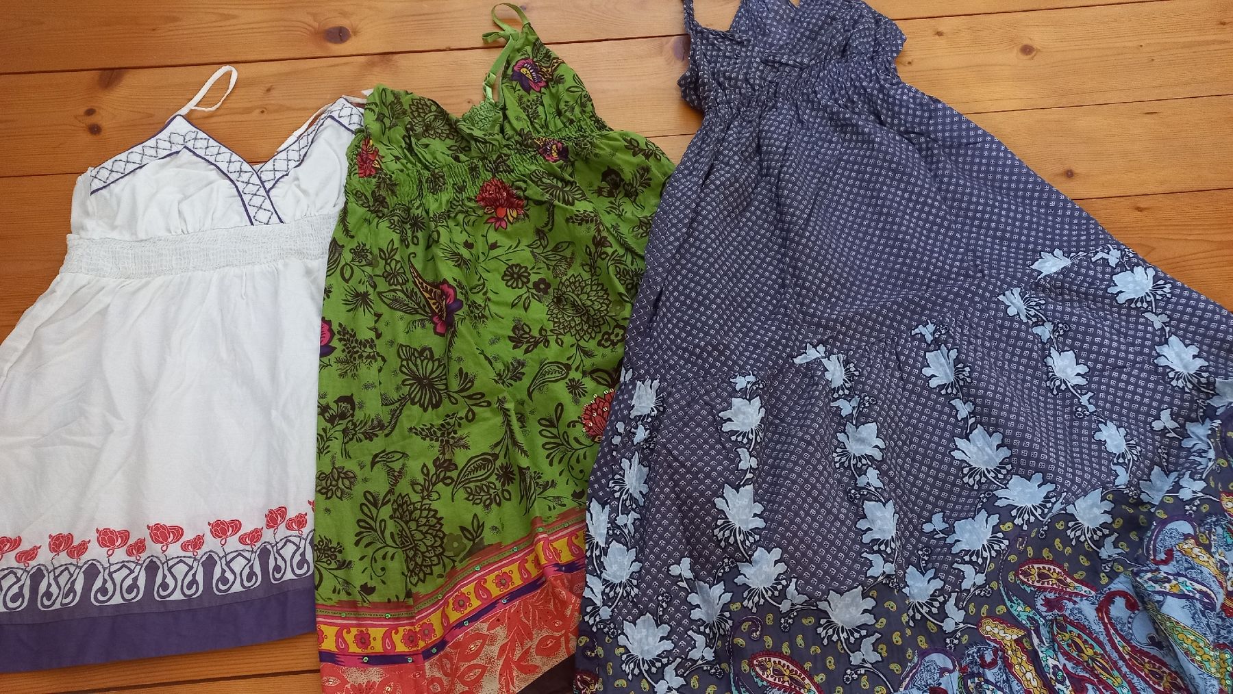 Lots de vêtements: ethno baumwoll kleider, 3x – D'occasion à Buus par ZinaidaR