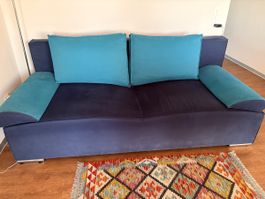 Sofa kann zum schlafen ausgeklappt werden in 3232 Ins