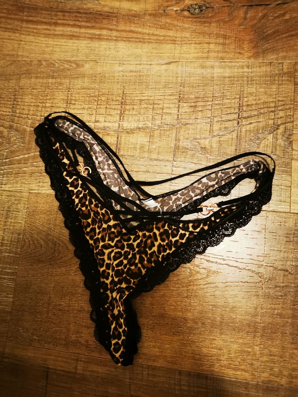 Altra biancheria intima: Leopardenmuster-Dessous,  Grösse S/M, Spitze. – Usato da Balsthal venduto da Leila_Luna