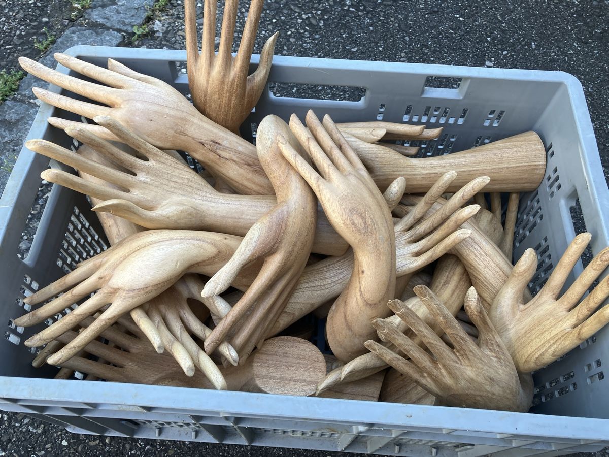 Tutte le decorazioni: 30 Holzhand Skulpturen – Usato da Gempen venduto da westimmo 1