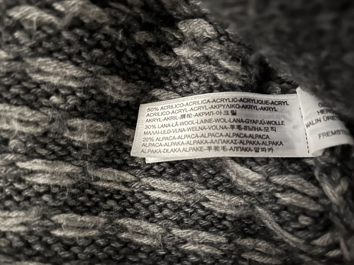 Massimo Dutti Maglioni & Felpe: Neuwertige Massimo Dutti Strickjacke – Nuovo (secondo la descrizione) da Wettingen venduto da epe_9vbf 4