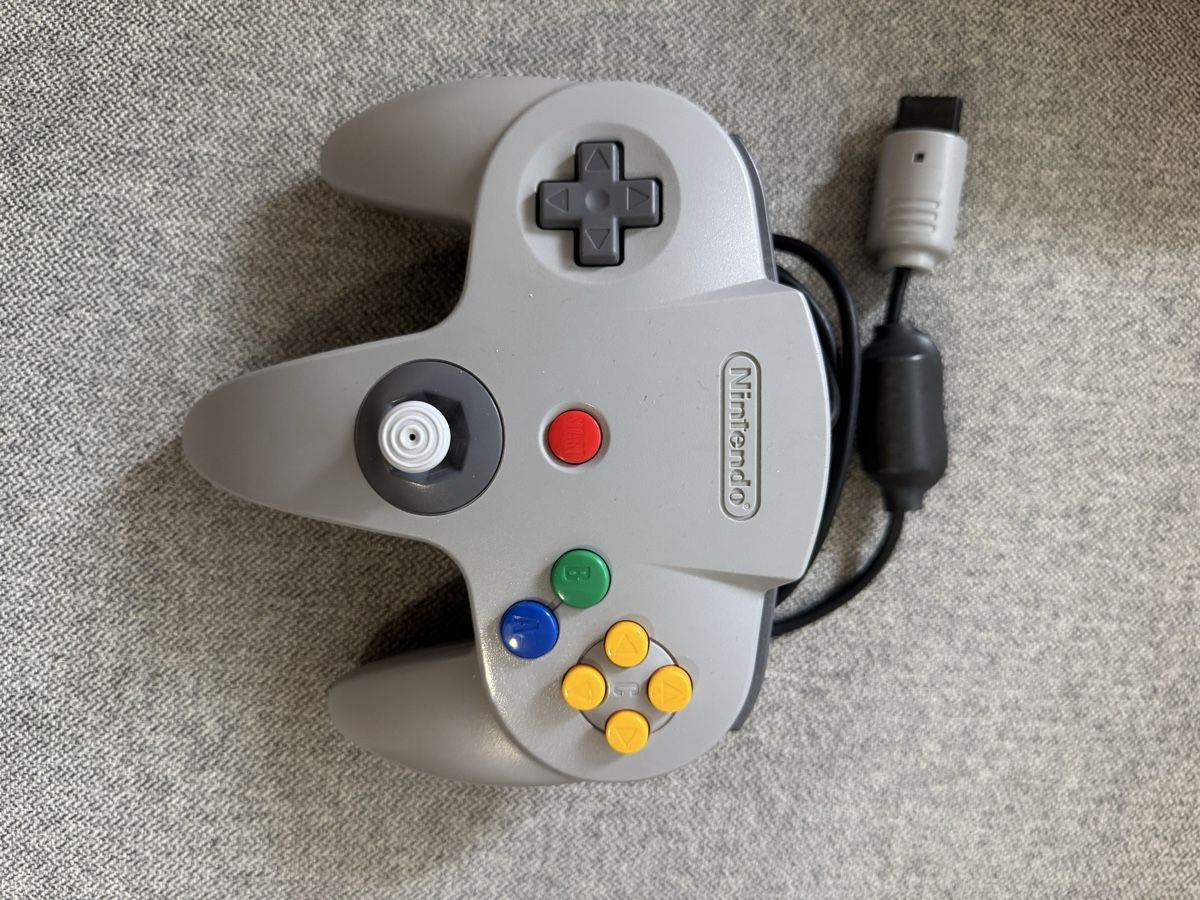Controller: Manette N64 – Usato da Martigny venduto da Piepie77zoo