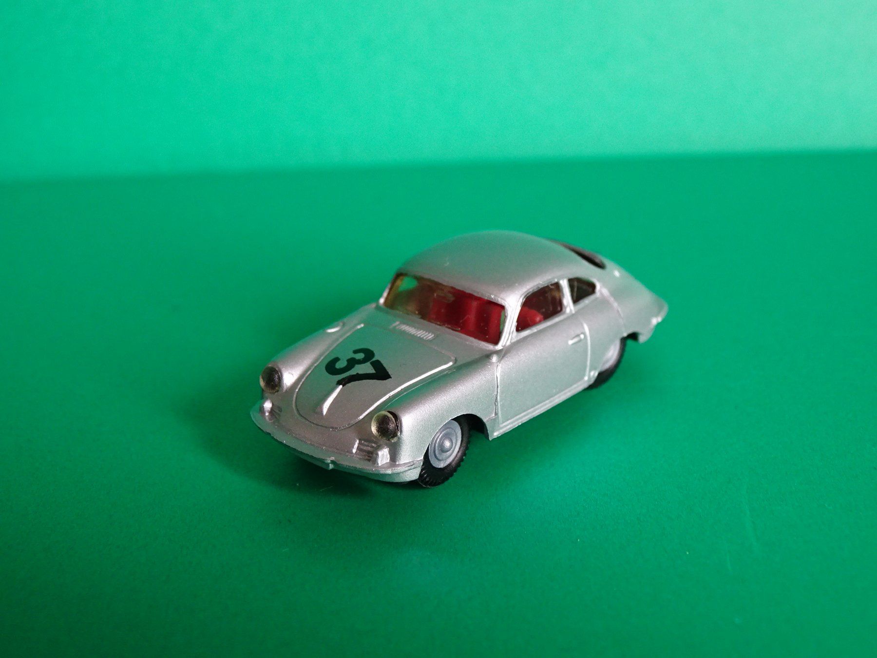 Praliné Modellini d'auto: Porsche 356 von Praliné 1/87 – Usato da Bretzwil venduto da Meex