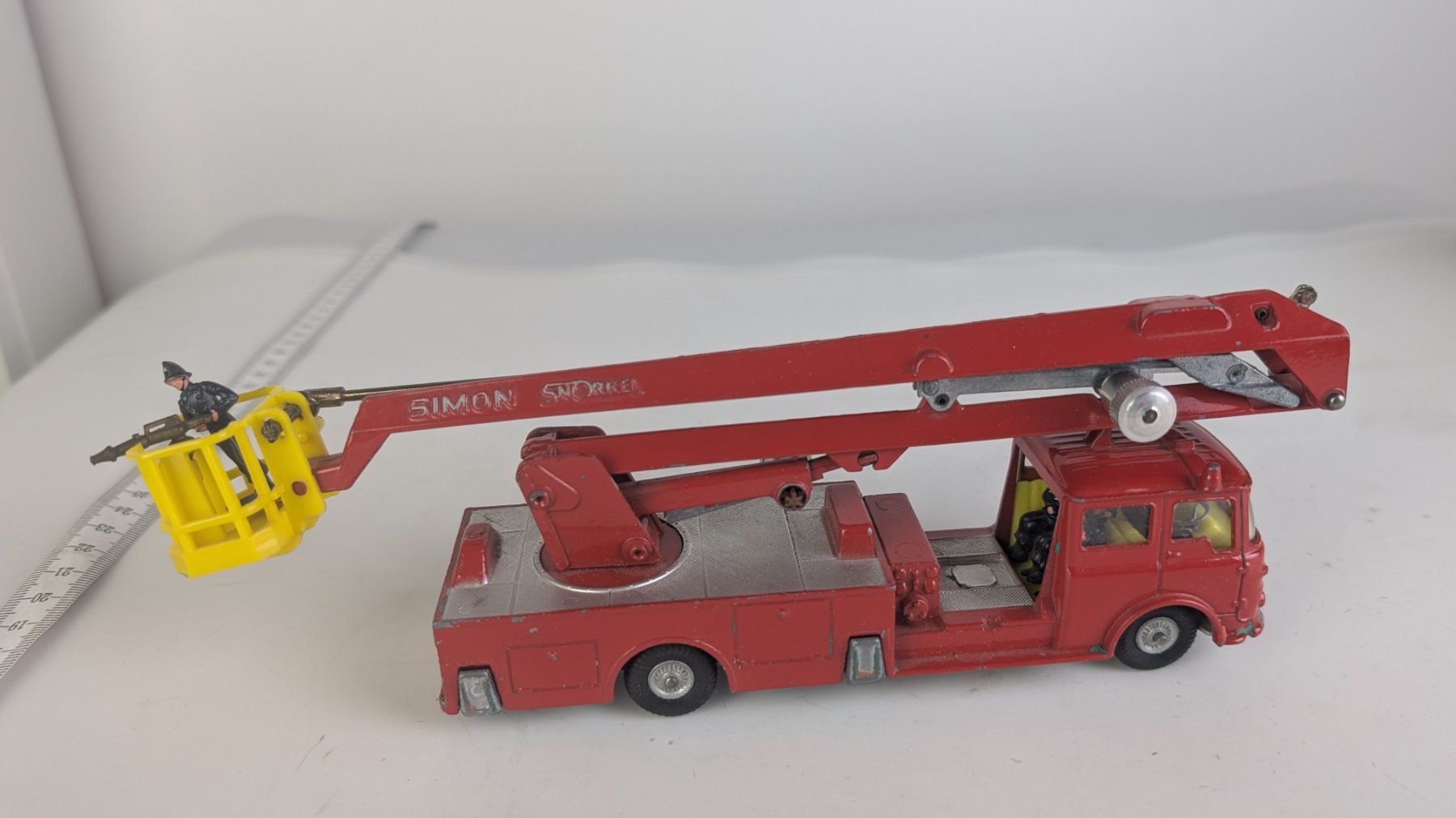 Corgi Toys Modellini d'auto: Corgi Toys Simon Snorkel Fire Engine - Top – Usato da Zürich venduto da axolottchen 6