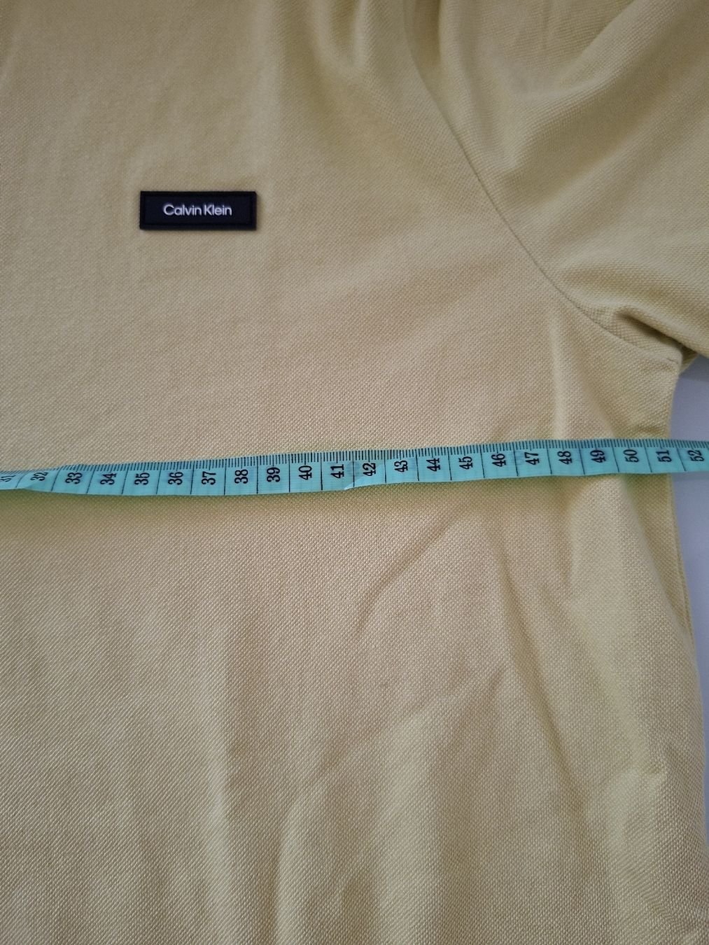 Calvin Klein Magliette Polo: Polo Calvin Klein Jaune Moutarde Taille  – Usato da Renens VD venduto da ser_j2fn 1