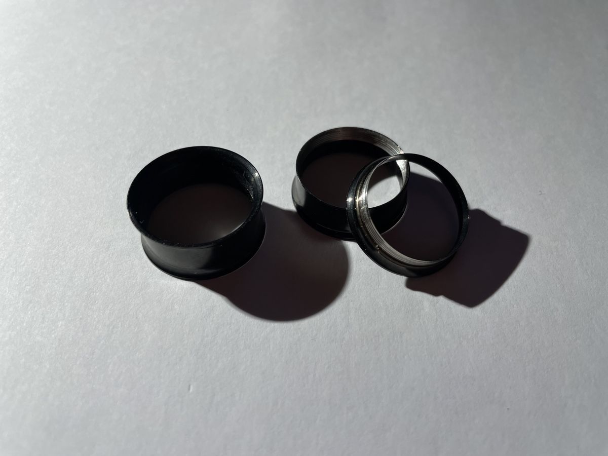 Orecchini pendenti & Orecchini a lobo: Metal Tunnel 22mm – Usato da Winterthur venduto da Siebeschloefer