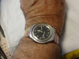 S-WATCH DAMMEN  UHR,QUARTZ.SWISS MADE.LÄÜFT