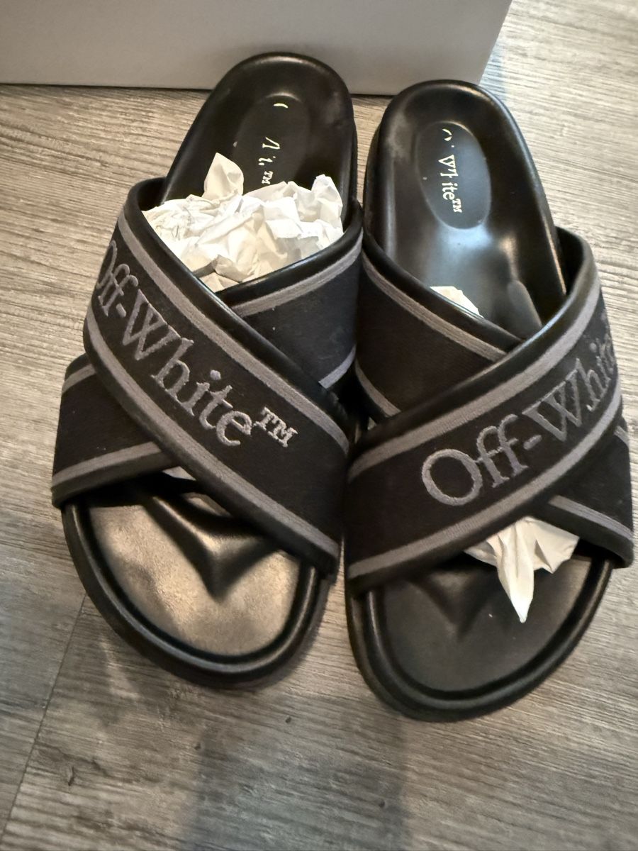 Off-White Scarpe da uomo: Off white leather sandalen pantoletten 43 – Usato da Giubiasco venduto da Darkemperor