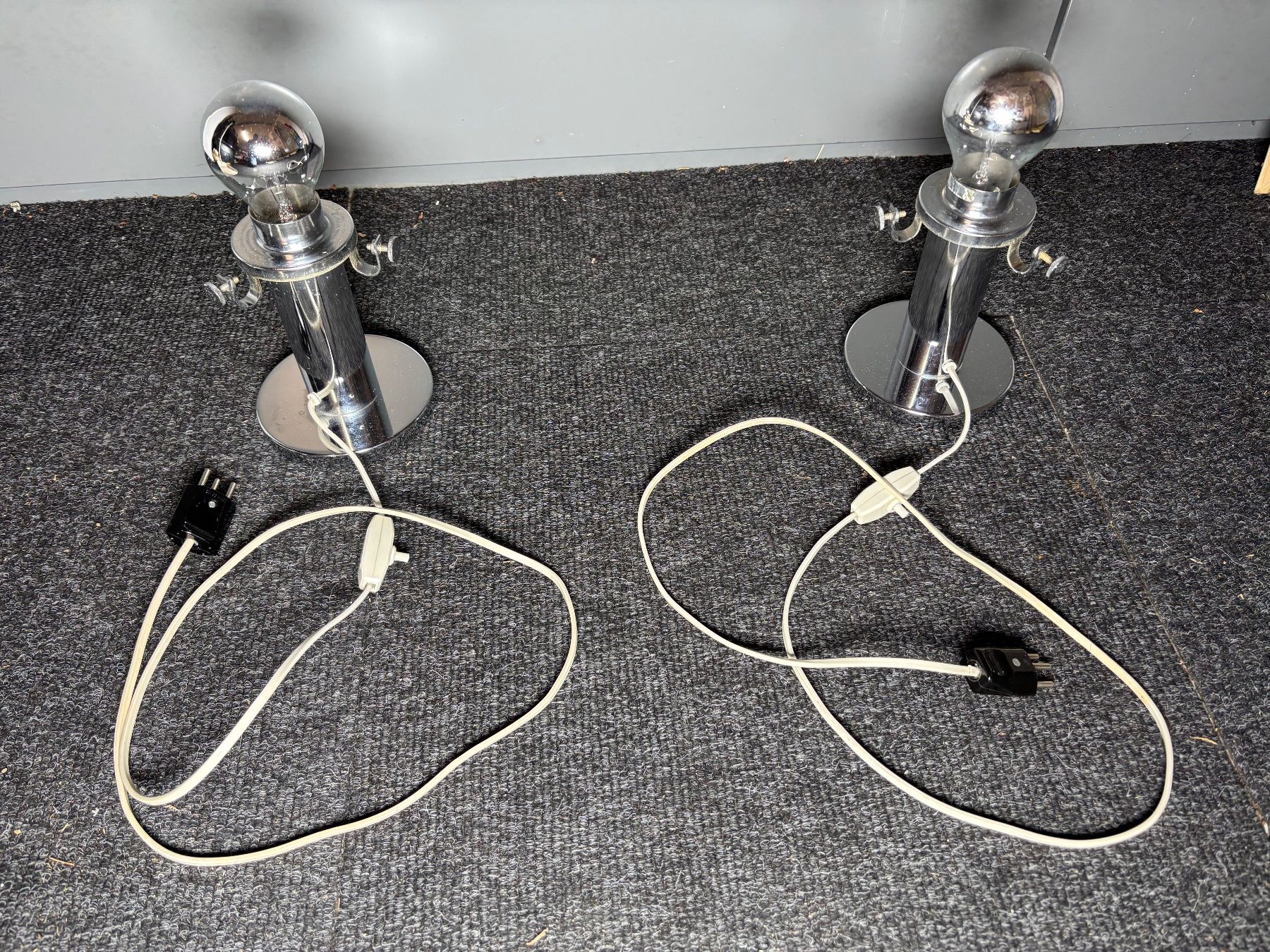 Lampade: Zwei Tischlampen Space Age Design vintage – Usato da Hinwil venduto da DaniBachman 1