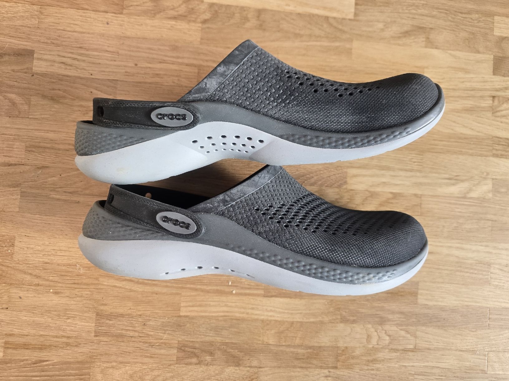 Crocs Scarpe da uomo: Crocs LiteRide grises T 43-44, parfaites ! – Usato da Mont-sur-Lausanne venduto da Didinho 1