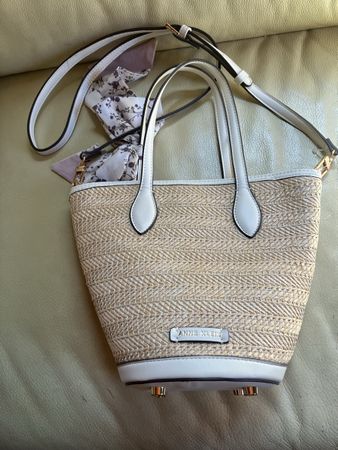 Neue Strohhandtasche von Anne Klein