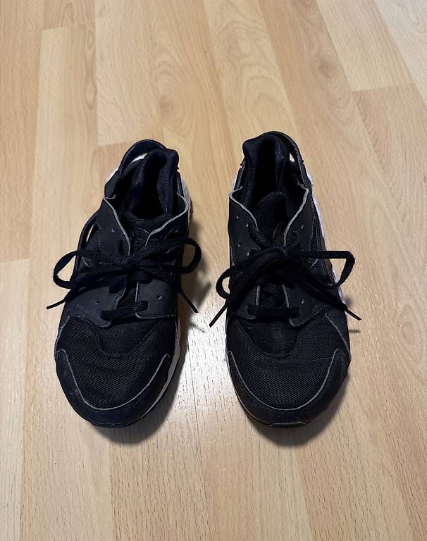 Scarpe da uomo: Nike Schuhe – Usato da Alchenflüh venduto da selina077