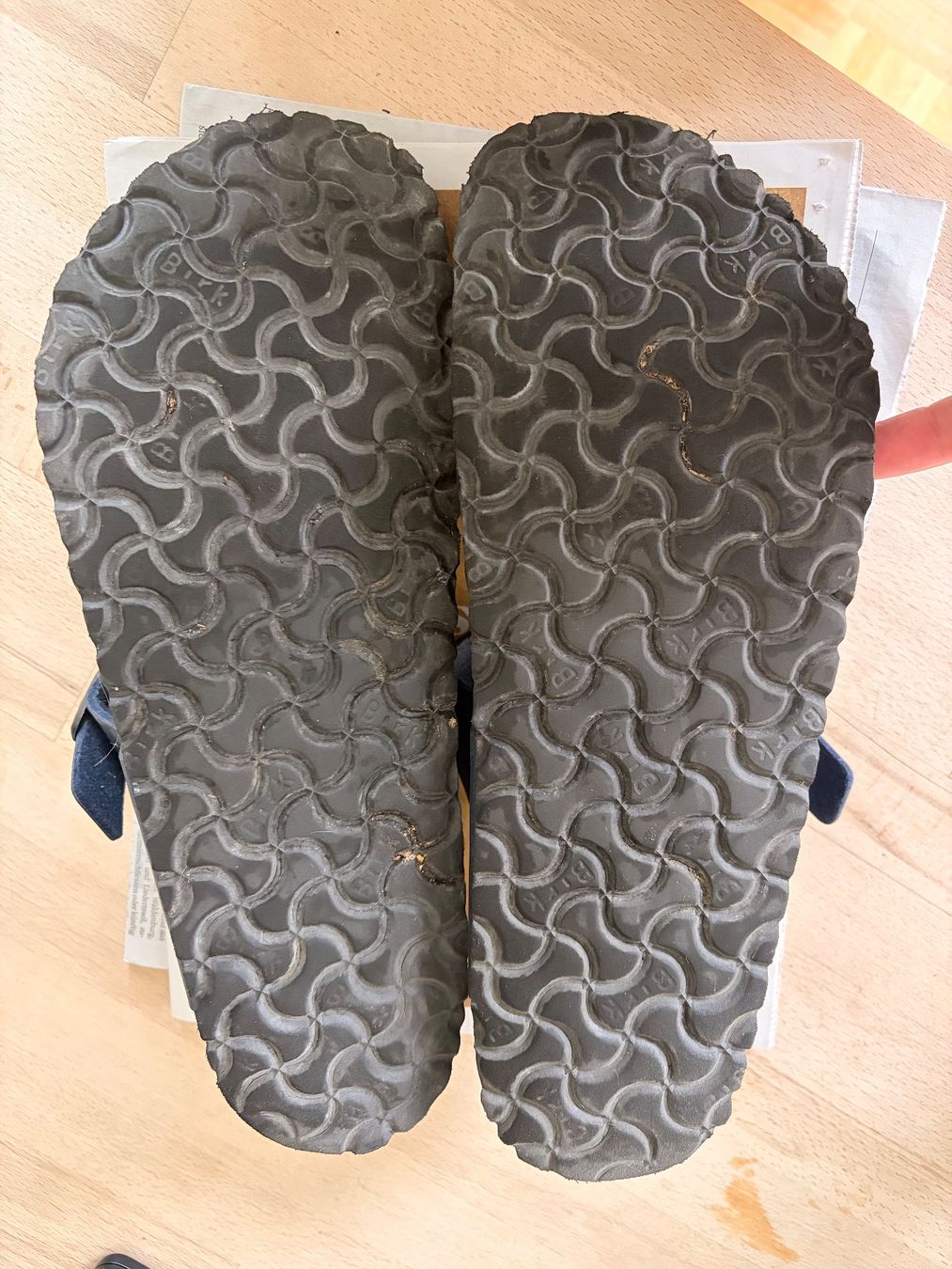 Birkenstock Scarpe da uomo: Birkenstock Gizeh 45 – Usato da Basel venduto da Witmedia 1