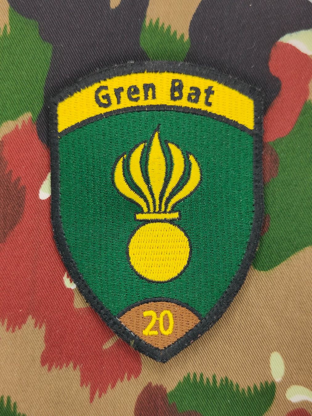 Schweizer Armee Plaketten & Abzeichen: Verbandsabzeichen Gren Bat 20 Kp 2 – Gebraucht aus Bauma von SwissMilitaria