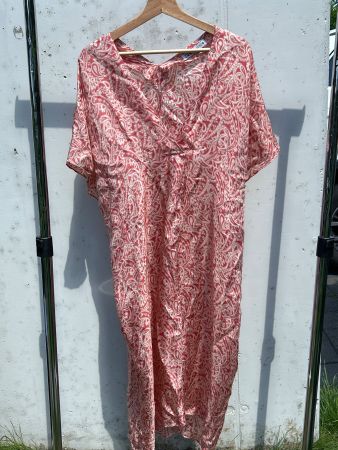 Zara Sommerkleid Gr. M 42/44,fliessender Stoff KoralNe...