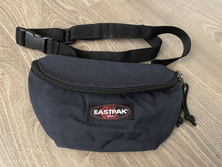 Sac banane Eastpak noir