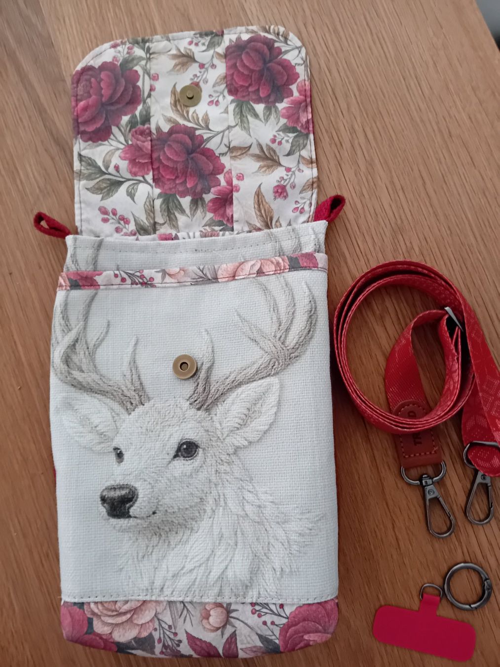 Sacs femmes: HandyTasche mit Hirschmuster und Blumen,handarbeit – Neuf (Voir description) à Burgdorf par carodesign1 2