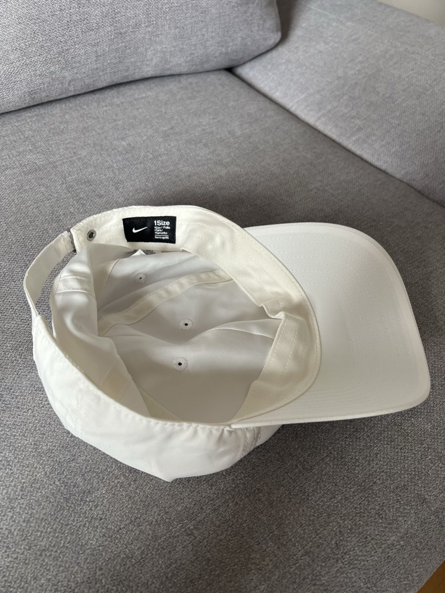 Nike Copricapi, berretti & cappellini: Casquette Nike blanche – Usato da Vevey venduto da sec_vgj5 1