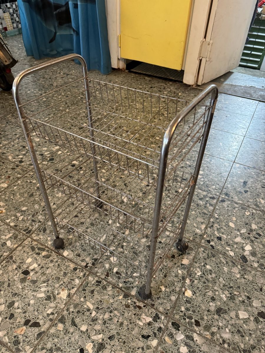 Culle: Wagen Möbel  – Usato da Dübendorf venduto da Sachs621 2