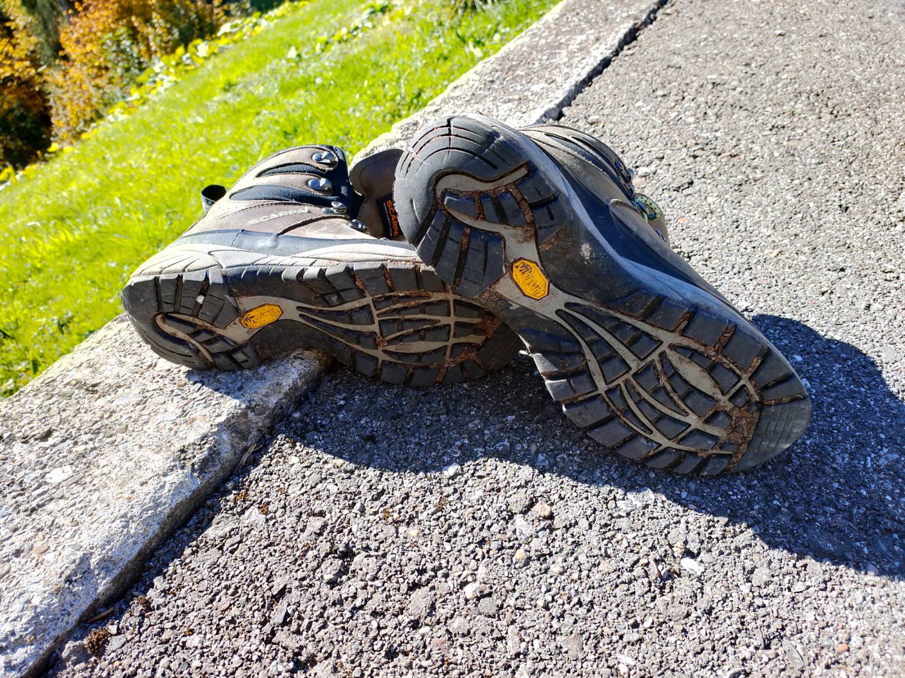 Scarpa Scarpe da donna: Scarpa Wanderschuhe Gr 38 – Usato da Les Moulins venduto da alicia017 3