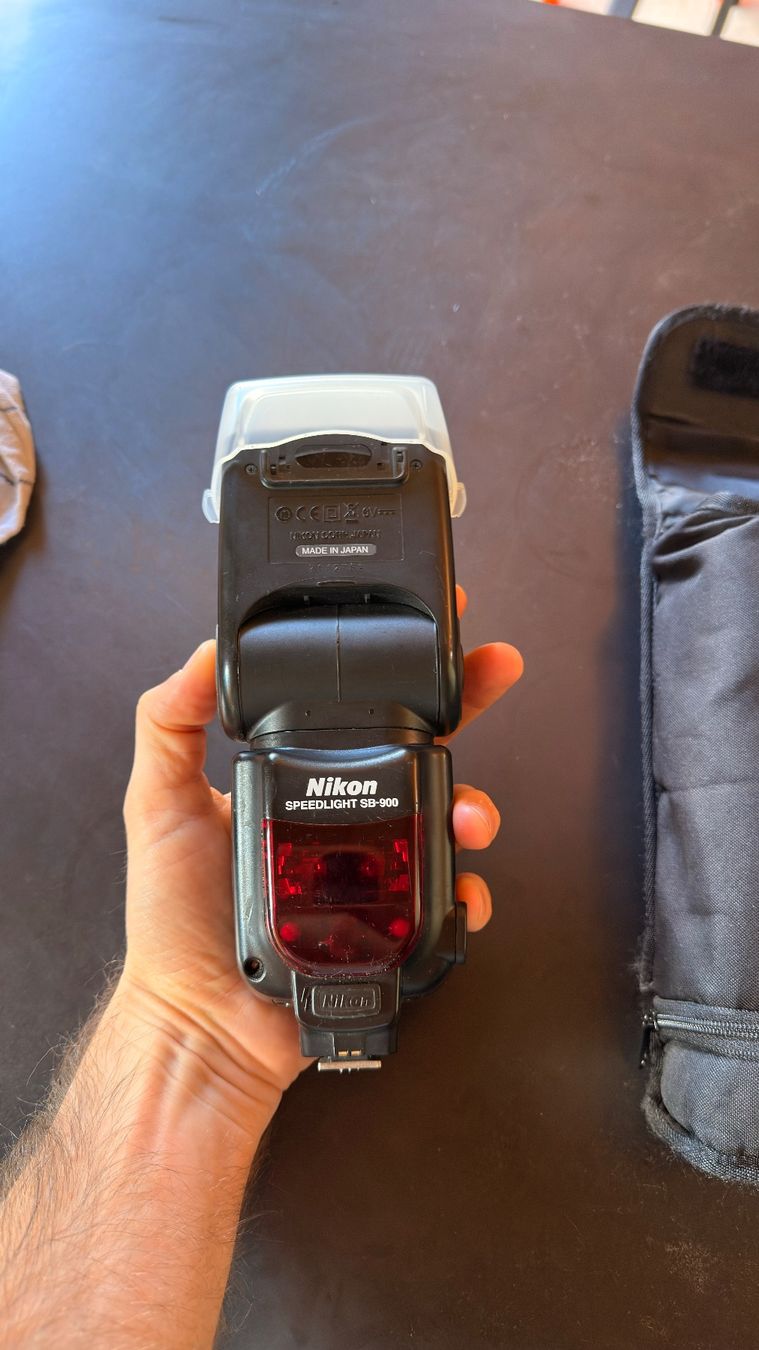 Nikon Flashs: Flash Nikon Speedlight SB-900 – D'occasion à Bruson par tim_mcv5