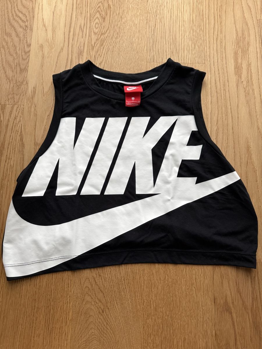 Nike Top: Sportoberteil Nike – Usato da Vaduz venduto da sbe_r8th