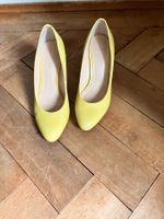 Highheel/Pumps mit Keilabsatz v. Guess hellgelb Gr. 39